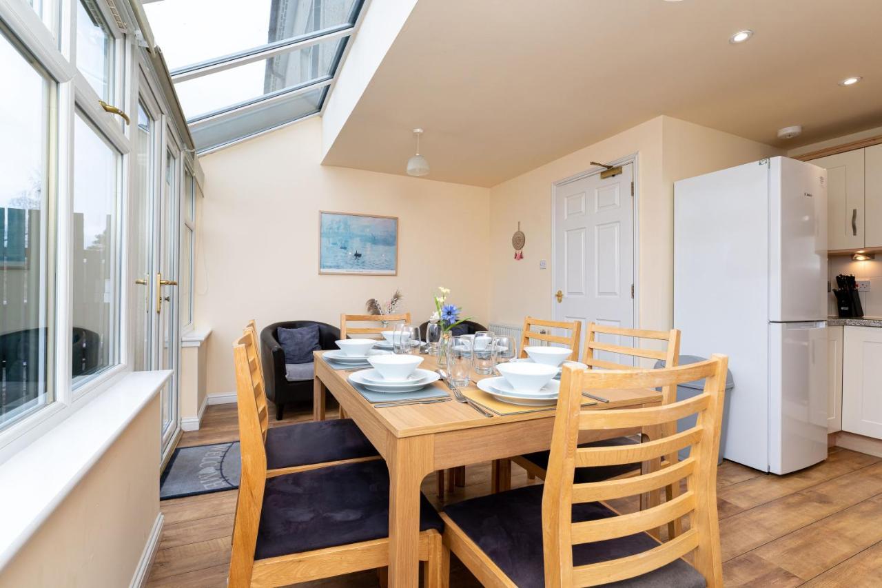 4 Bedroom Townhouse In Stirling Eksteriør bilde