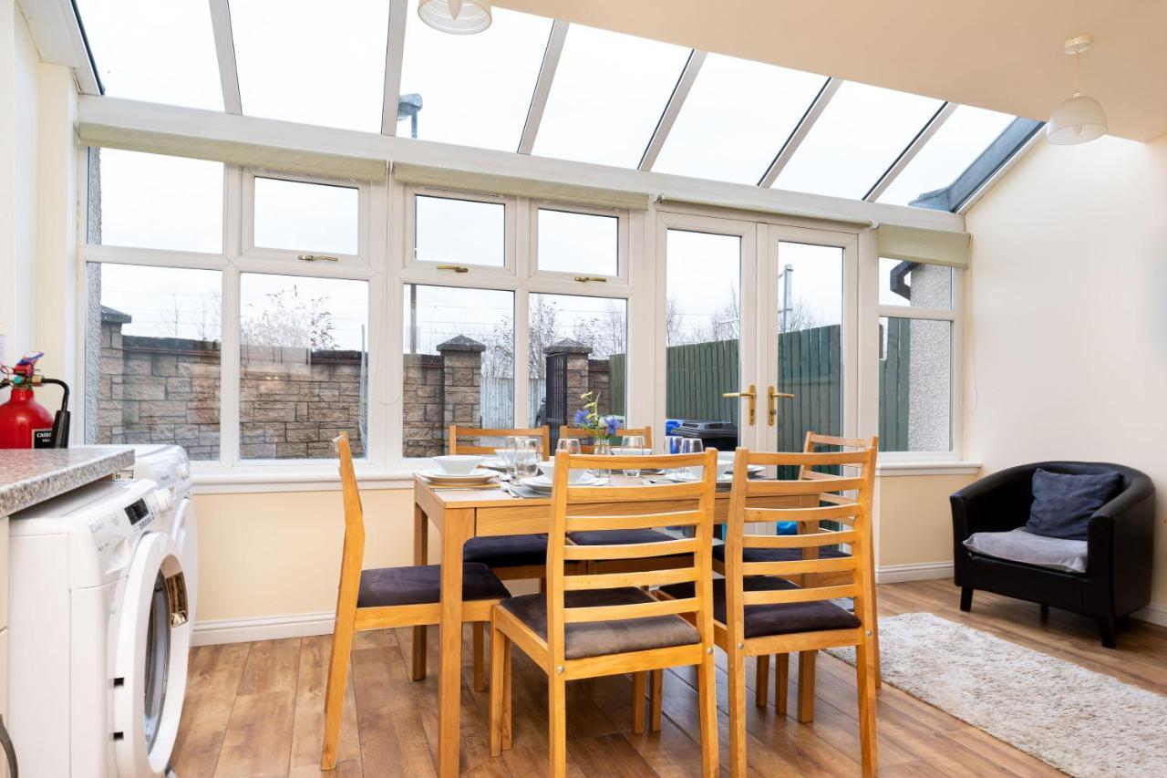 4 Bedroom Townhouse In Stirling Eksteriør bilde