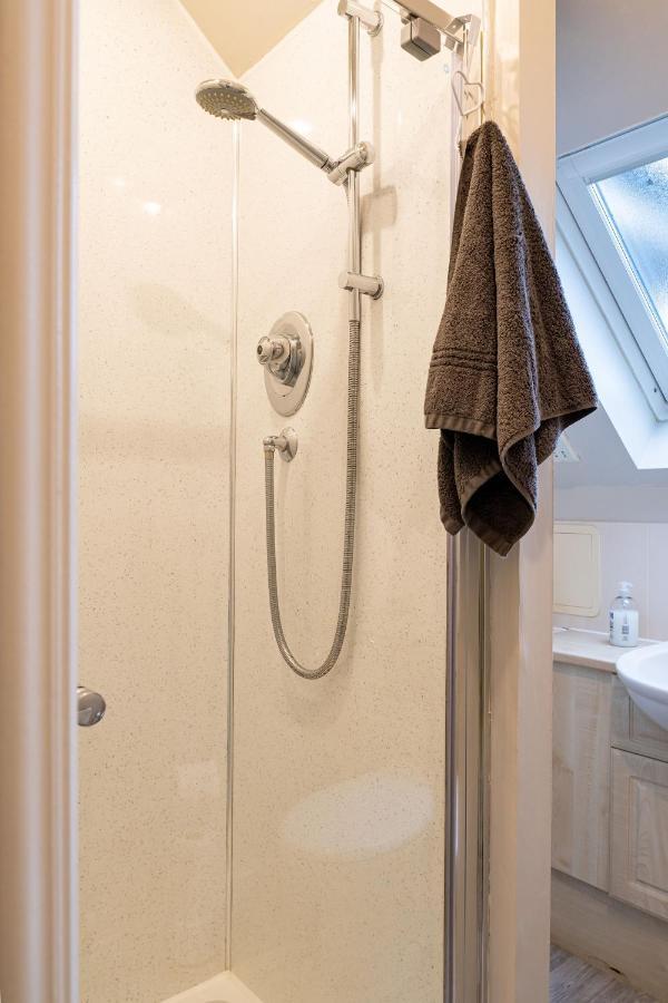 4 Bedroom Townhouse In Stirling Eksteriør bilde