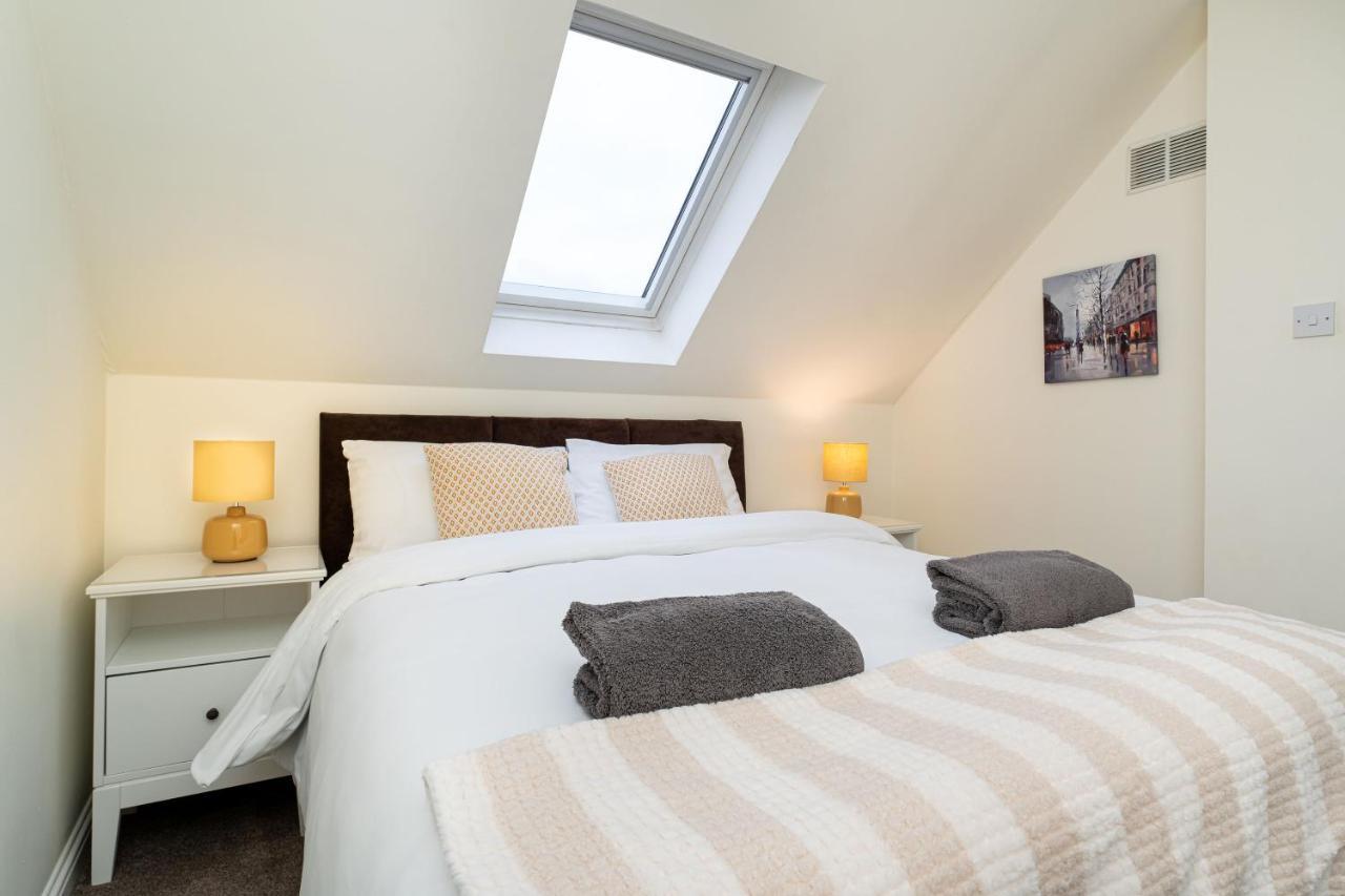 4 Bedroom Townhouse In Stirling Eksteriør bilde